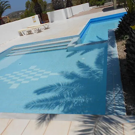 Anthoula Hotell